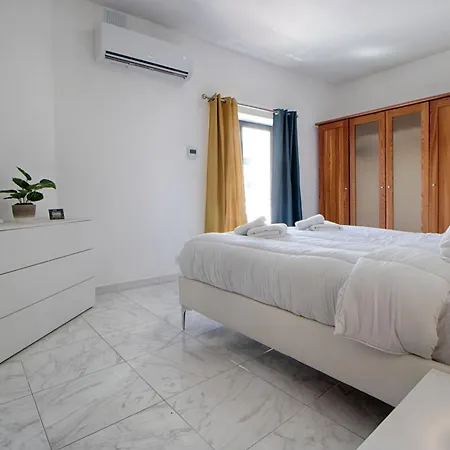 Spacious Corner Maisonette - Blessings Birkirkara Exterior photo