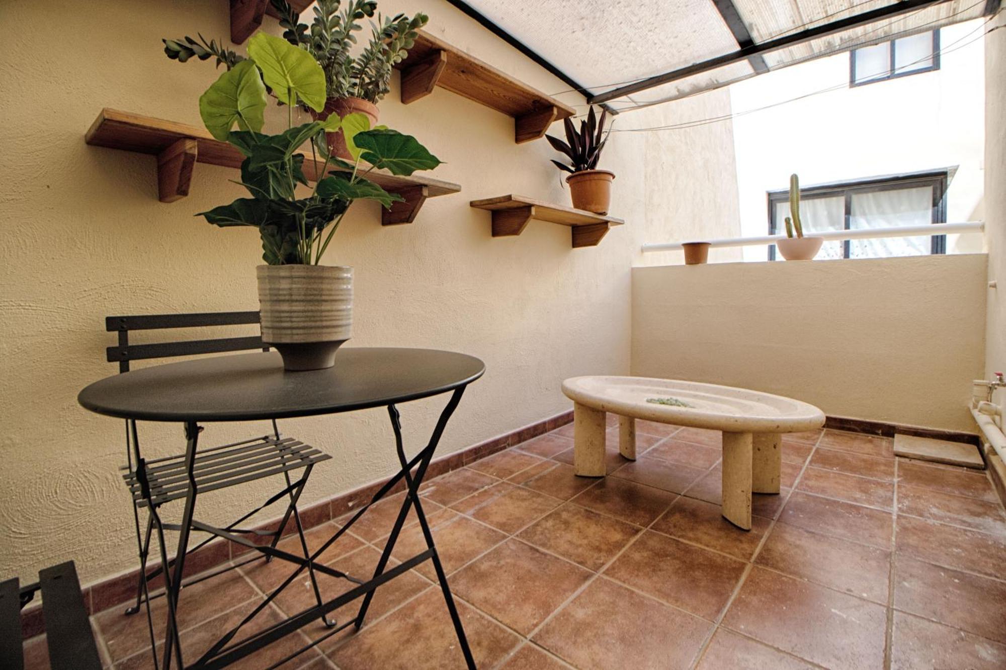 Spacious Corner Maisonette - Blessings *