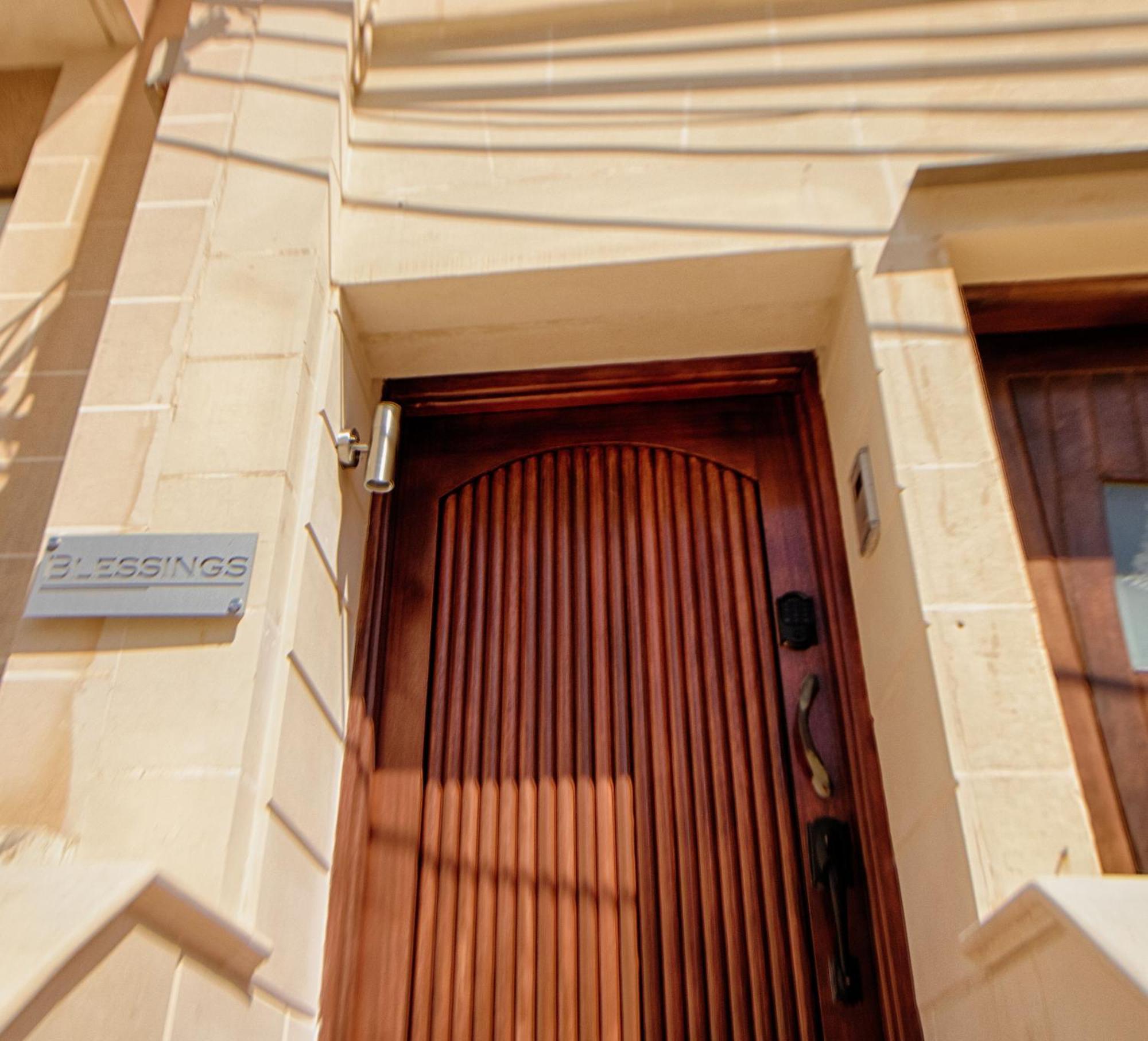 Apartment Spacious Corner Maisonette - Blessings Birkirkara
