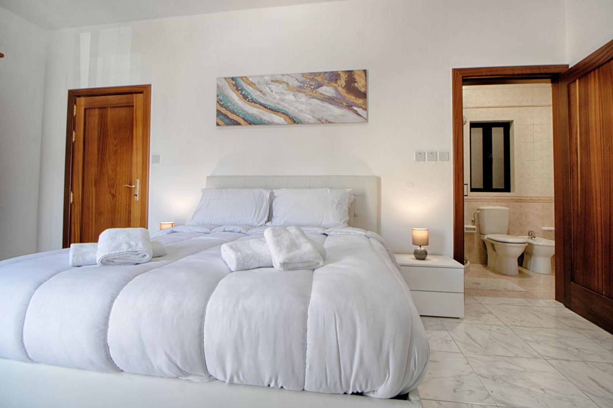 Spacious Corner Maisonette - Blessings