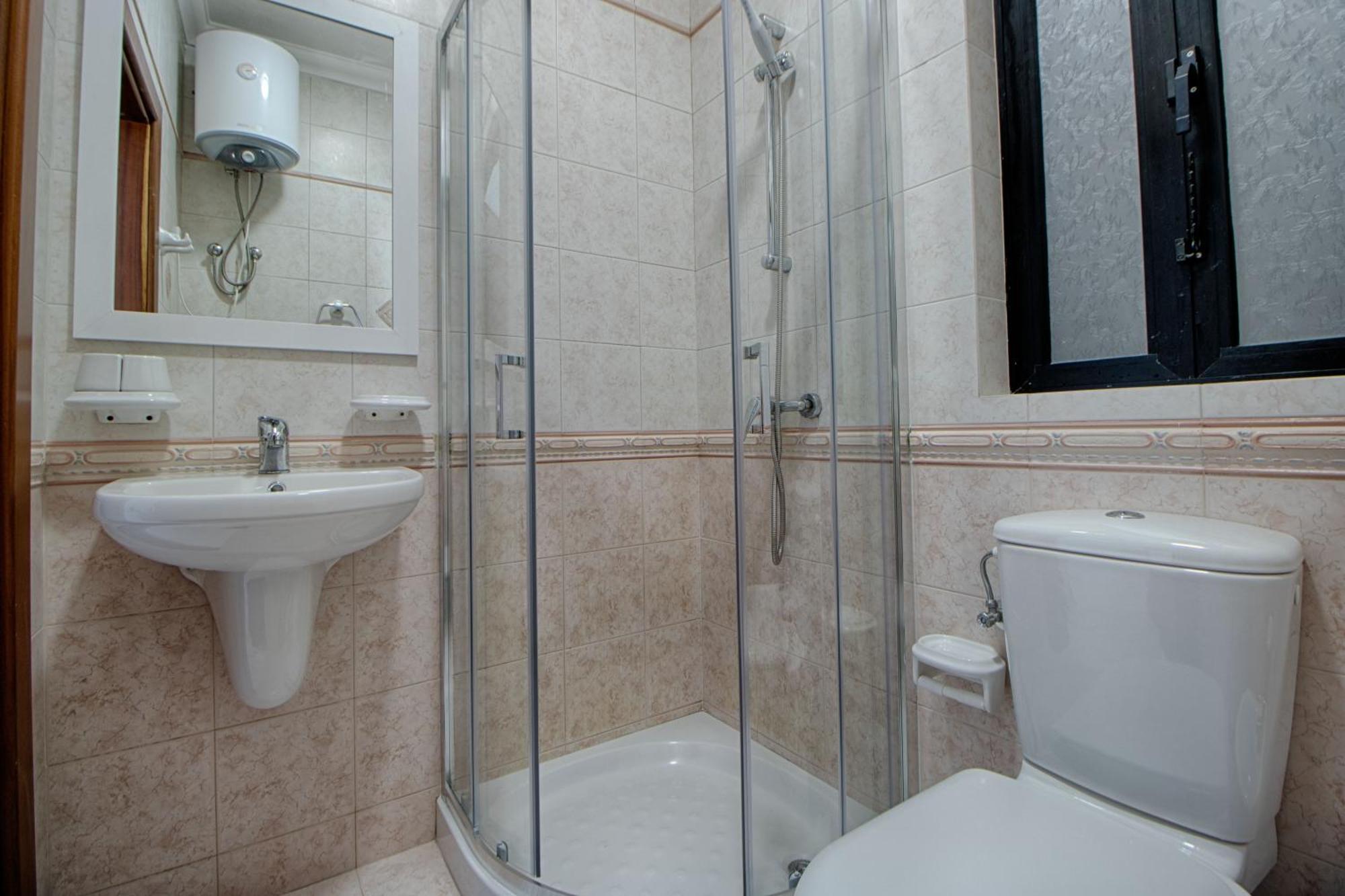 Spacious Corner Maisonette - Blessings *