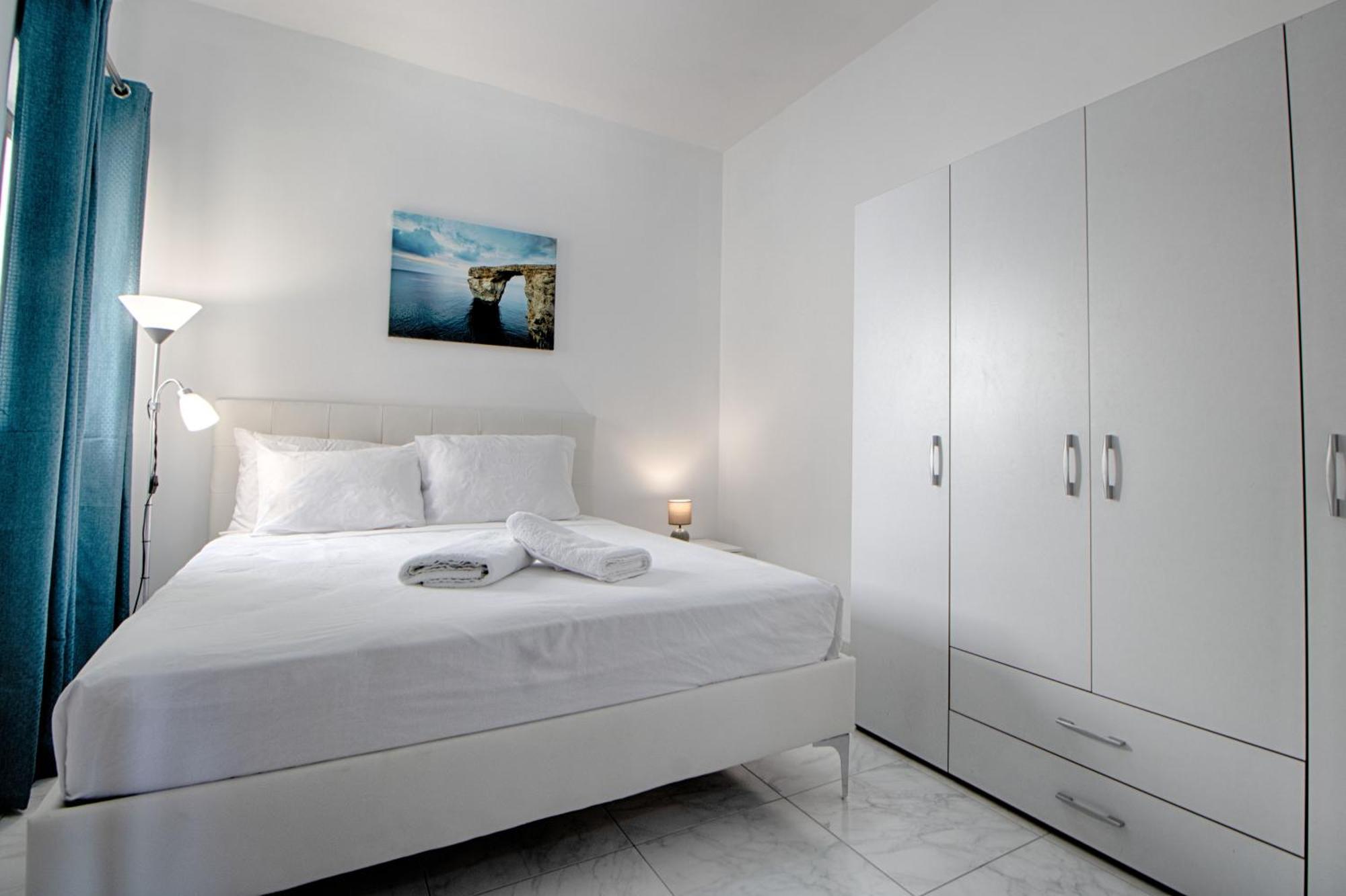 Spacious Corner Maisonette - Blessings