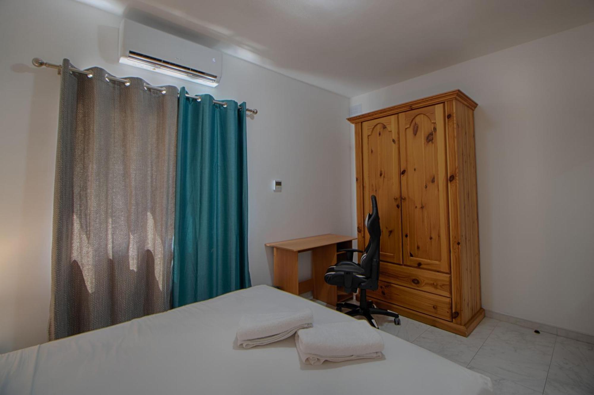 Spacious Corner Maisonette - Blessings *